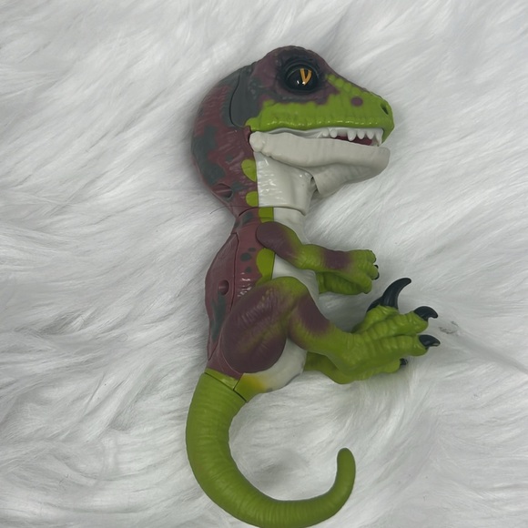 Untamed Raptor 5.54 “H Dinosaur Figured Stealth Green Tested/Works - Picture 4 of 8